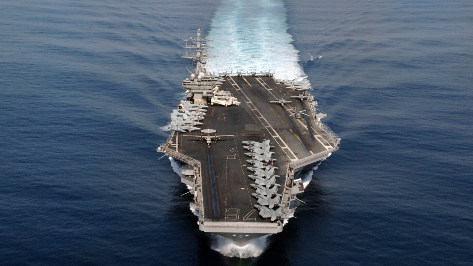 奥格斯堡主场全力以赴,欲与希尔莱姆展开激烈对抗,奥格斯堡足球俱乐部