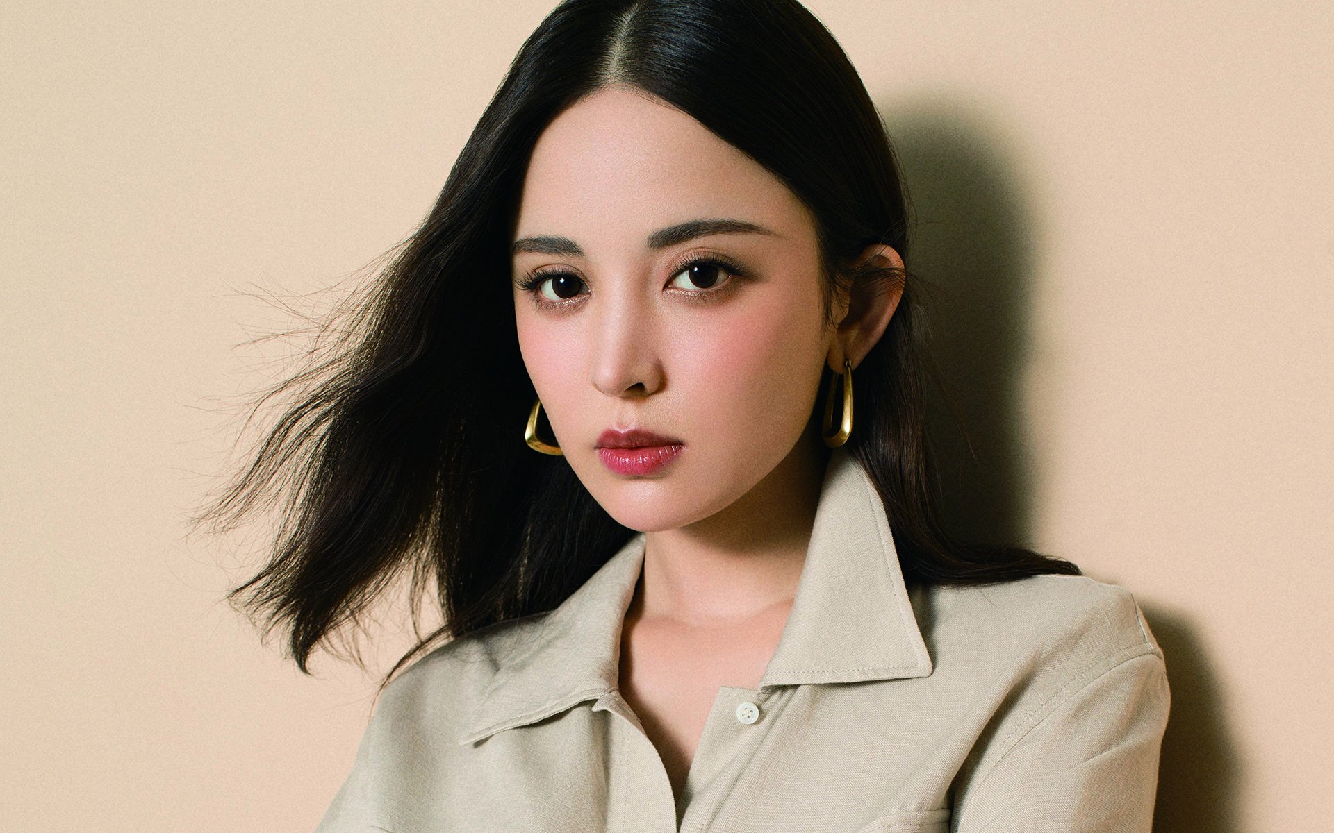 “飞盘争夺:三叉湖田径场迎来世界级飞盘竞技盛宴”