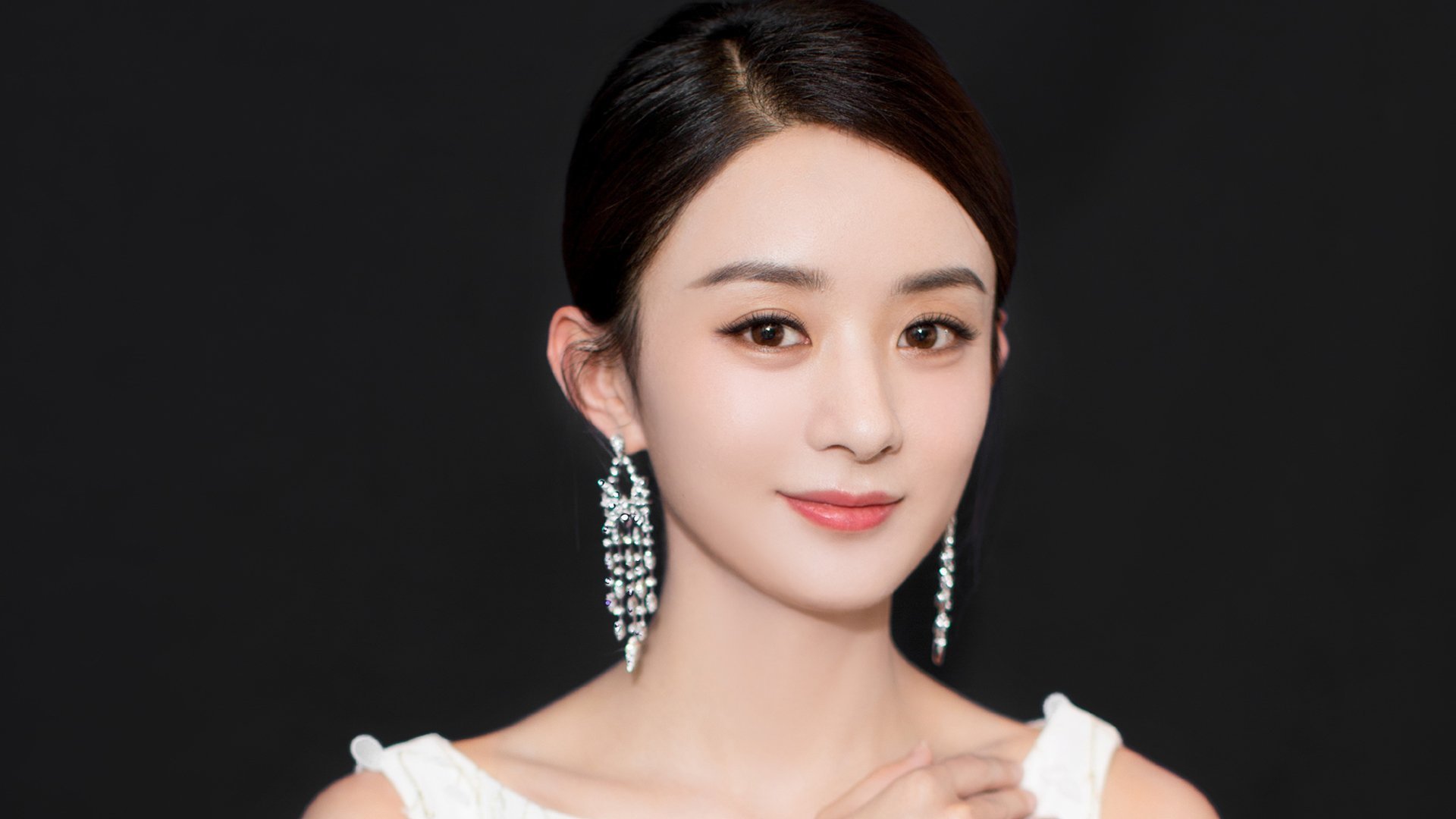 美国大学篮球冠军赛激烈进行，韦恩大学、肯塔基队争夺冠军，美国大学篮球联赛赛制