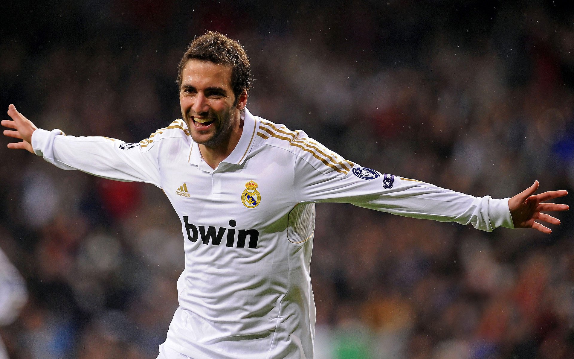 高校运动会男子百米再破记录，大学生校运会100米成绩